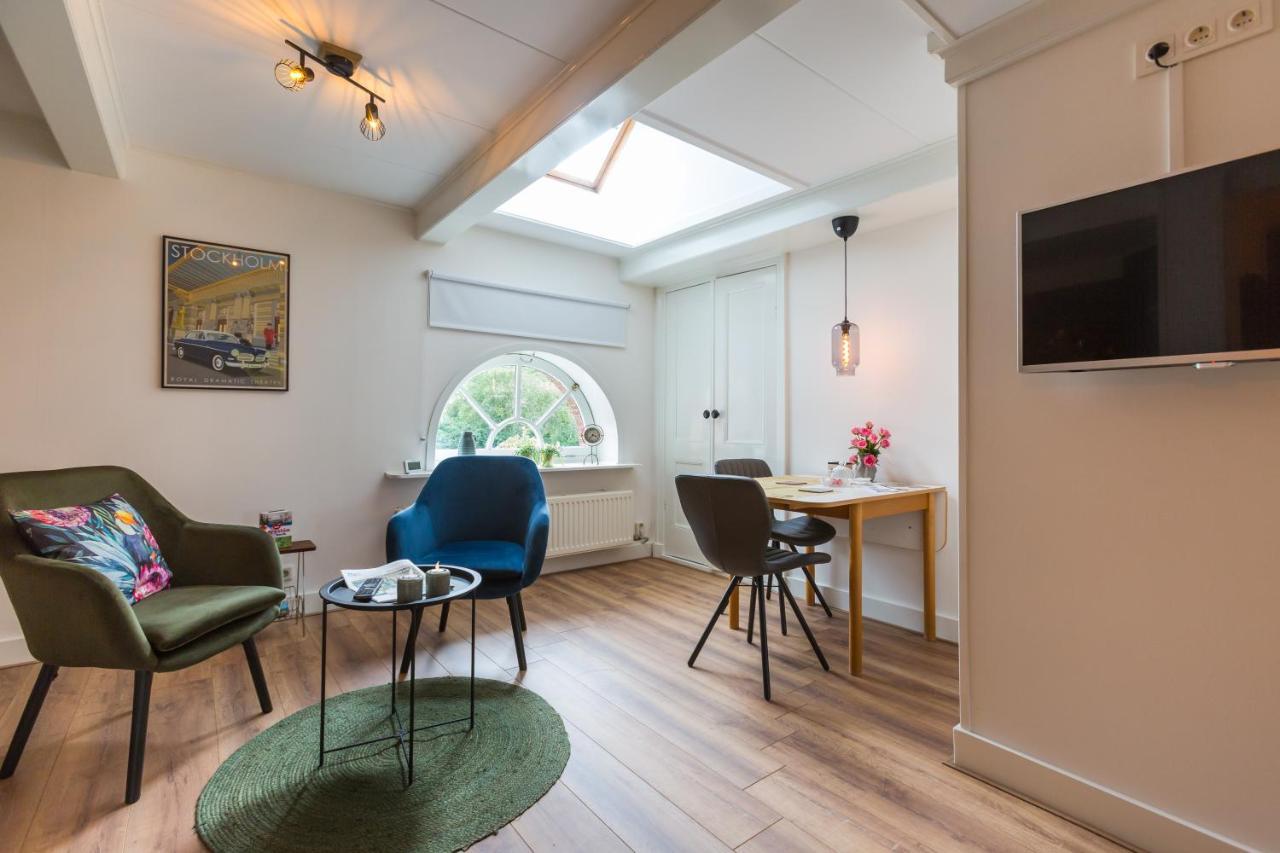 D' Ald Skoalle - Sfeervol Appartement In Oude School. Wijtgaard Bagian luar foto
